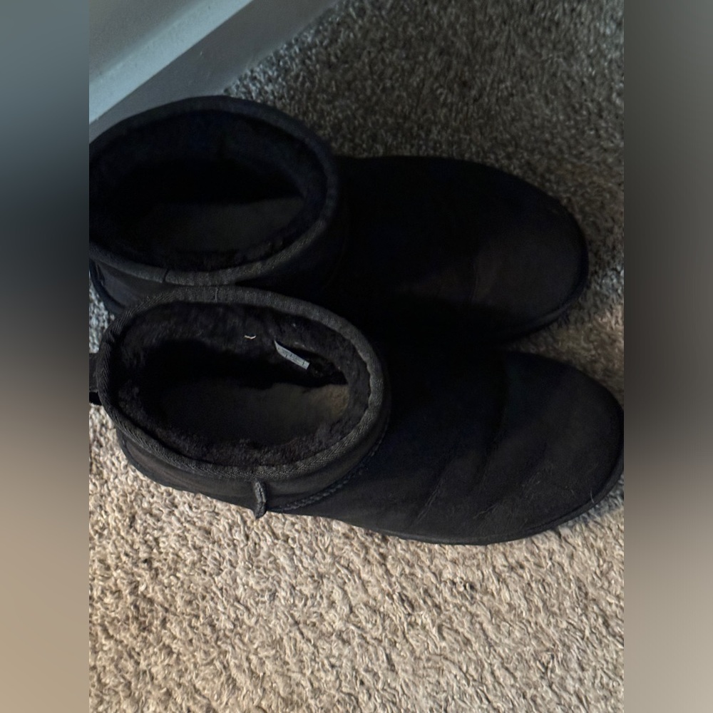 Black ugg boots - Picture 4 of 5